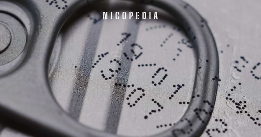 Dose mit Datum um das Thema Snus und Haltbarkeit zu illustrieren