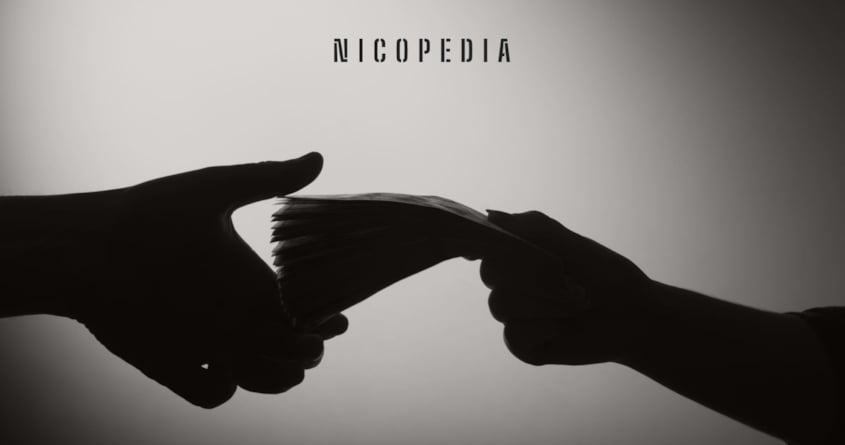 Personen tauschen Geld aus um Schwarzmarkt darzustellen