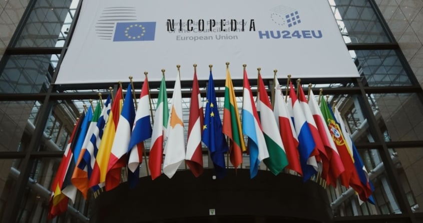 EU Gebäude und Flaggen 
