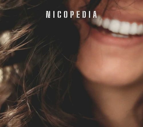 Snus side effect woman smiling
